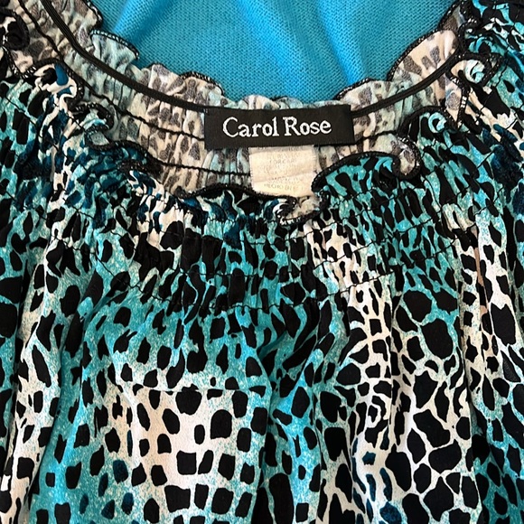 Animal print sleeveless tank for work or play. - Picture 3 of 3